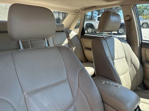 Used 2001 Toyota Avalon XLS image 19