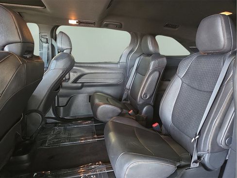 Certified 2025 Toyota Sienna XSE image 16