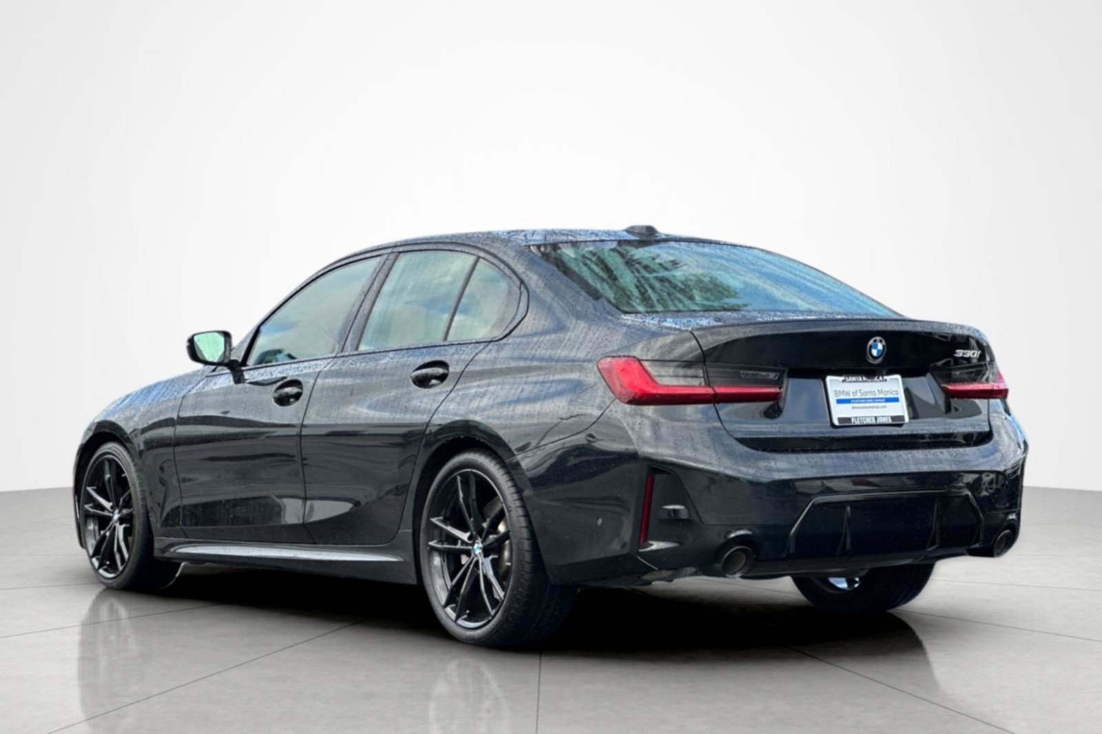 Used 2024 BMW 330i Sedan w/ M Sport Package RWD image 3