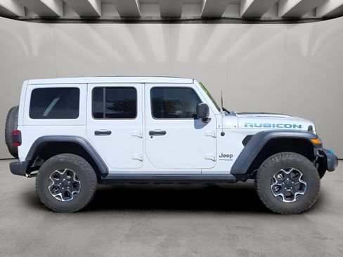 Used 2022 Jeep Wrangler Unlimited Rubicon 4xe w/ Cold Weather Group AWD/4WD image 4