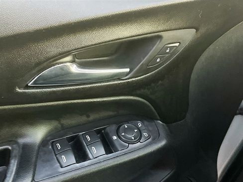Used 2020 Chevrolet Equinox LT image 17