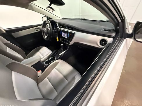 Used 2017 Toyota Corolla L FWD image 60