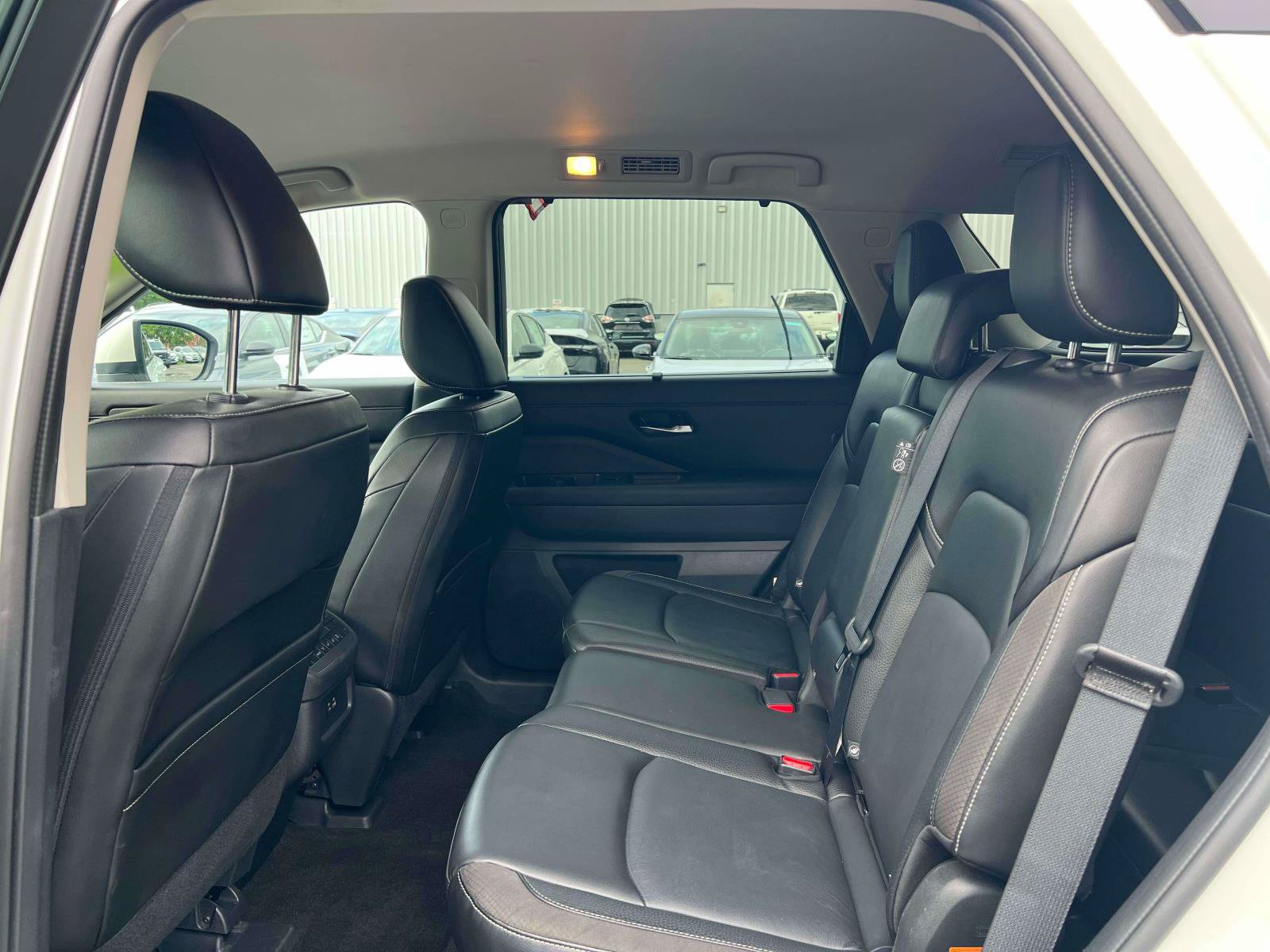 Used 2024 Nissan Pathfinder SL AWD/4WD image 18