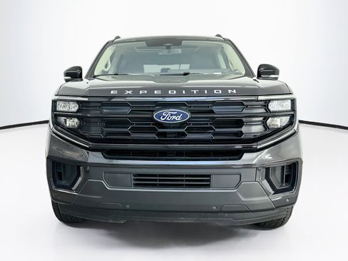 Used 2025 Ford Expedition Active AWD/4WD image 2
