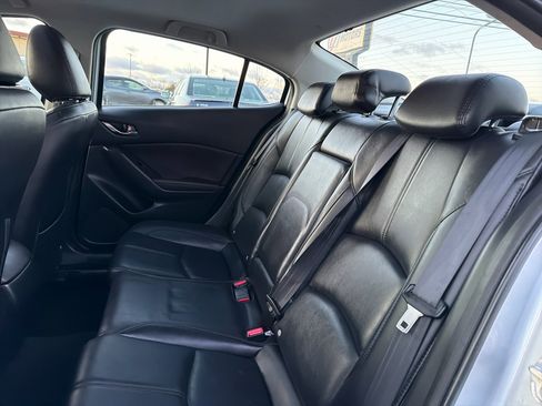 Used 2018 MAZDA MAZDA3 Touring image 18