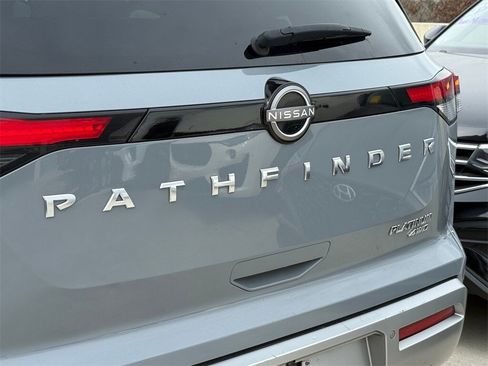 Used 2023 Nissan Pathfinder Platinum w/ Lighting Package (N92) image 11