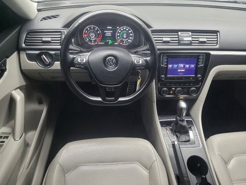 Used 2018 Volkswagen Passat 2.0T R-Line FWD image 22