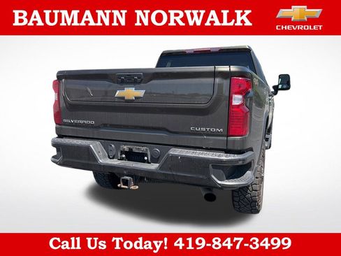 Used 2022 Chevrolet Silverado 2500 Custom w/ Custom Convenience Package AWD/4WD image 12