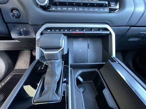 Used 2025 Toyota Sequoia Platinum image 35