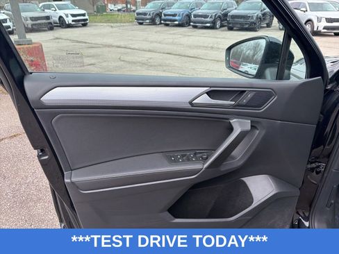 Used 2022 Volkswagen Tiguan S image 10