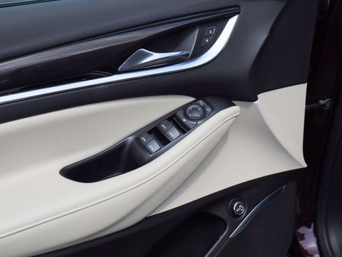Certified 2018 Buick Enclave Essence FWD image 20