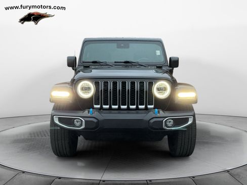 Used 2023 Jeep Wrangler Unlimited Sahara w/ Cold Weather Group image 8