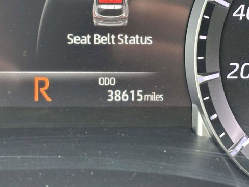 Used 2023 Toyota Highlander LE image 34