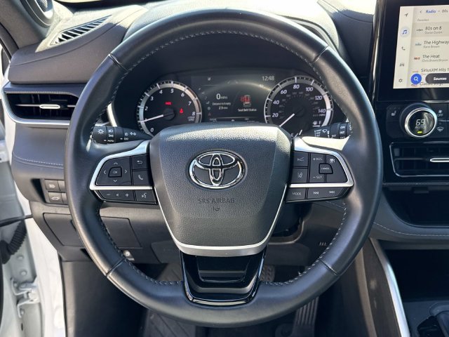 Used 2023 Toyota Highlander XSE FWD image 19