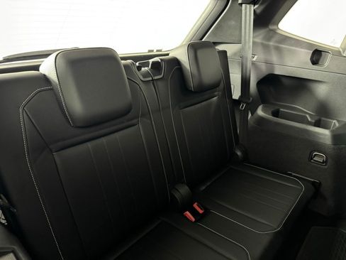 Used 2023 Volkswagen Tiguan SE R-Line FWD image 36