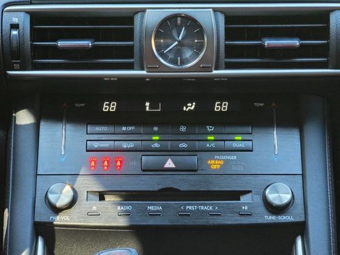 Used 2018 Lexus IS 300 F Sport image 21