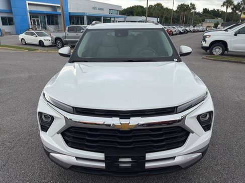 Used 2026 Chevrolet TrailBlazer LT w/ LT Cold Weather Package FWD image 8