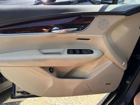 Used 2017 Cadillac XT5 Premium Luxury w/ LPO, Wheel Lock Package AWD/4WD image 13