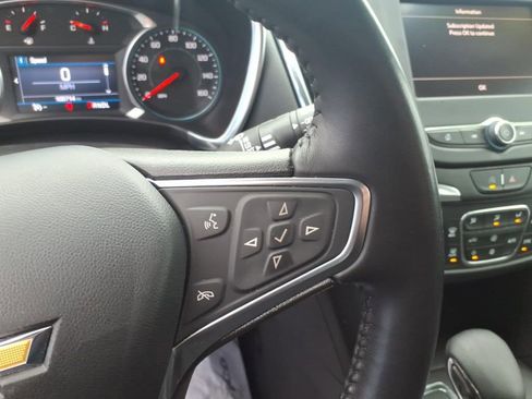 Used 2022 Chevrolet Equinox LT w/ Driver Convenience Package image 14