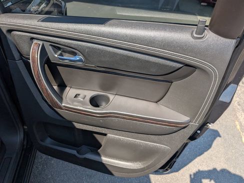 Used 2015 Chevrolet Traverse LTZ AWD/4WD image 35