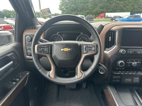 Used 2023 Chevrolet Silverado 2500 High Country AWD/4WD image 24