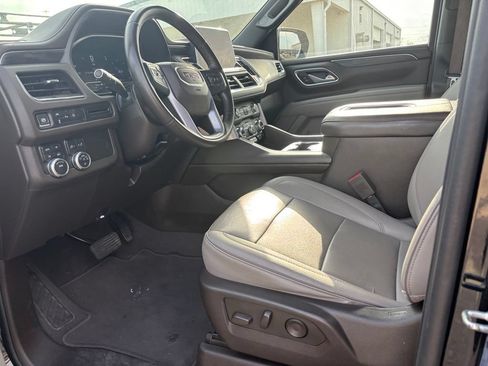 Used 2024 GMC Yukon XL SLT AWD/4WD image 9