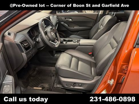 Used 2023 Nissan Rogue SL AWD/4WD image 14
