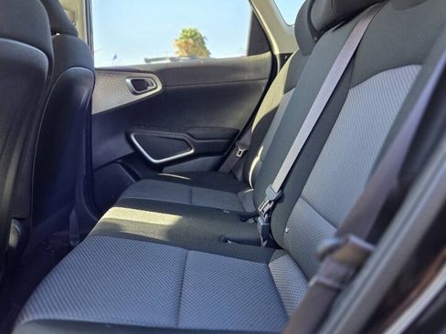 Used 2022 Kia Soul LX FWD image 13