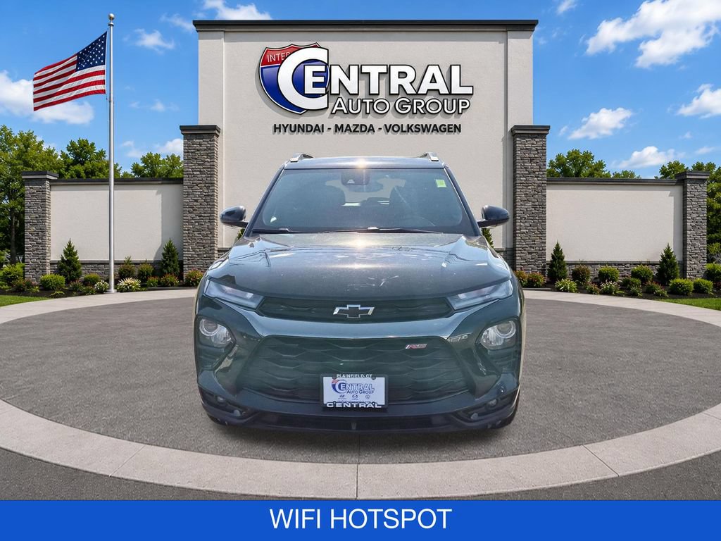Used 2021 Chevrolet TrailBlazer RS w/ Sun and Liftgate Package AWD/4WD image 2