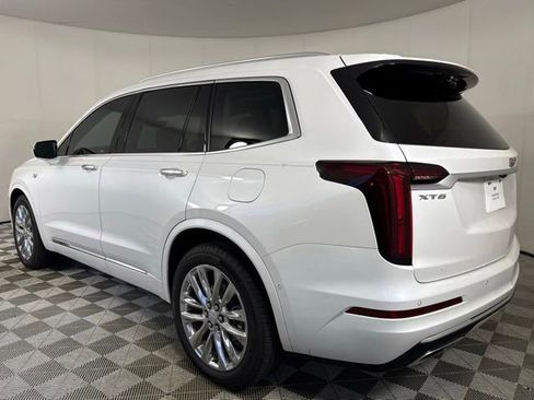 Certified 2024 Cadillac XT6 Premium Luxury w/ Technology Package FWD image 4