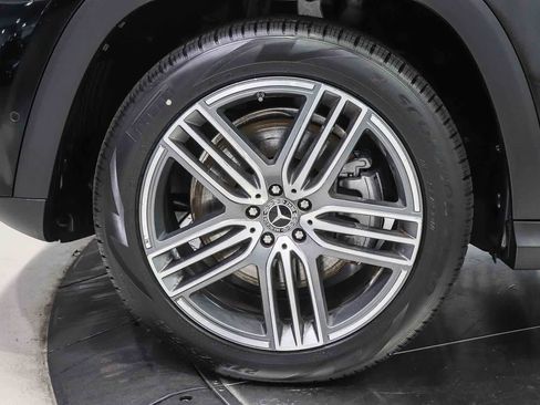 Used 2025 Mercedes-Benz GLS 450 4MATIC image 7