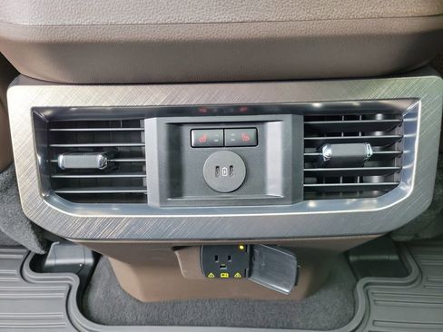 Used 2026 Ford F350 King Ranch w/ FX4 Off-Road Package image 15