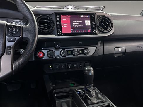 Used 2020 Toyota Tacoma TRD Sport image 14