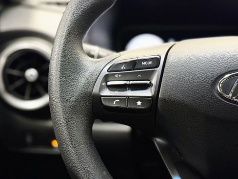 Used 2023 Hyundai Kona SE image 18