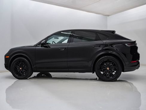 Certified 2025 Porsche Cayenne E-Hybrid Coupe AWD/4WD image 2