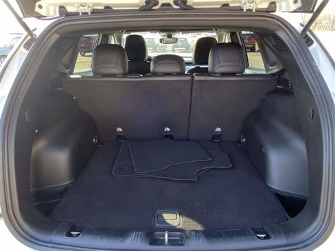 Used 2024 Jeep Compass Latitude image 29