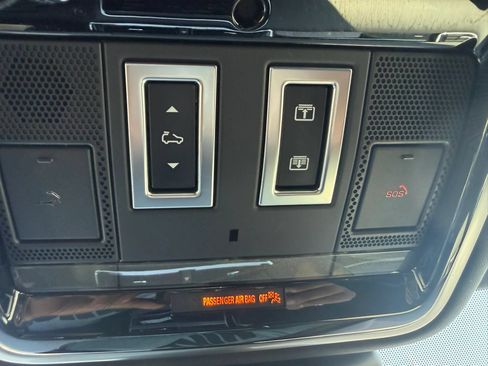 Used 2019 Land Rover Range Rover Velar R-Dynamic SE AWD/4WD image 56