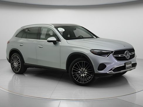 Certified 2023 Mercedes-Benz GLC 300 image 32
