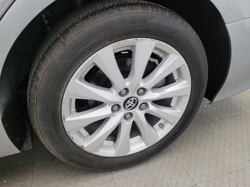 Used 2019 Toyota Camry LE FWD image 31