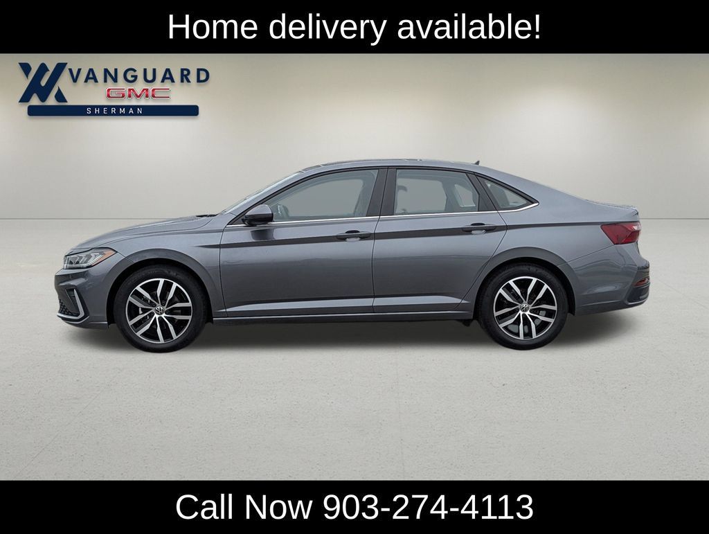 Used 2026 Volkswagen Jetta SE FWD image 4