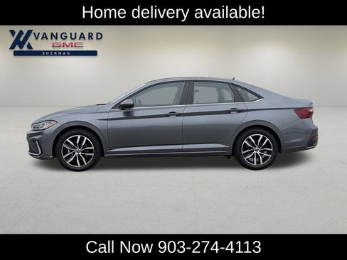 Used 2026 Volkswagen Jetta SE FWD image 4