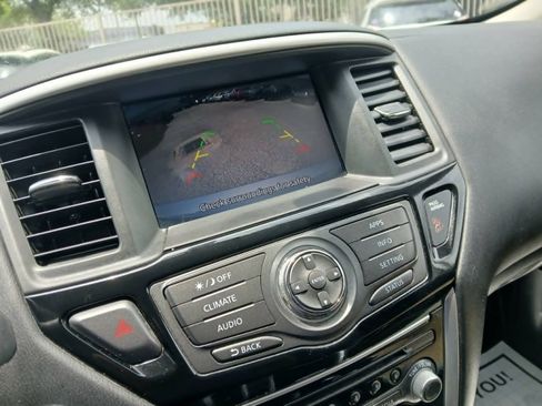 Used 2018 Nissan Pathfinder S FWD image 14
