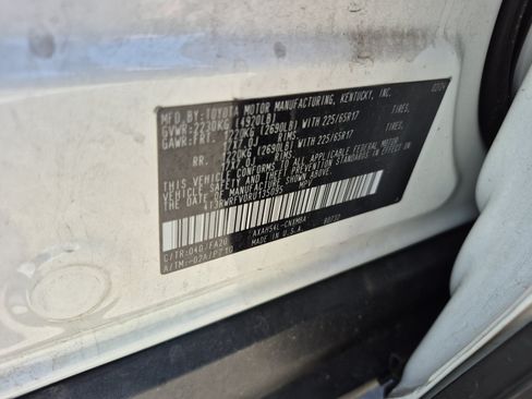 Used 2024 Toyota RAV4 XLE AWD/4WD image 26