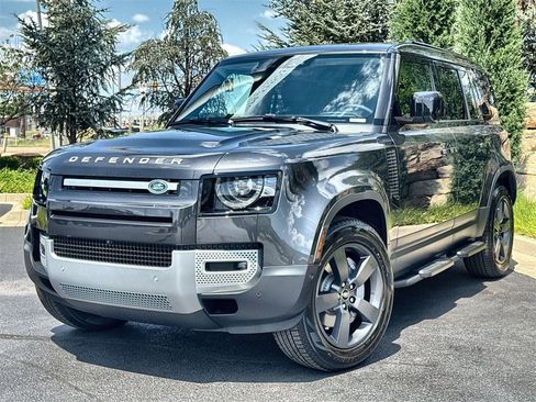 Used 2025 Land Rover Defender 110 S image 1