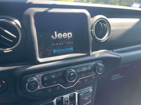 Used 2021 Jeep Wrangler Unlimited Sahara AWD/4WD image 26