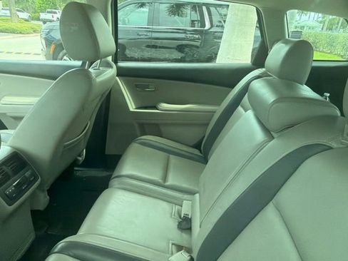 Used 2011 MAZDA CX-9 Touring w/ Moonroof & Bose Audio Pkg FWD image 5