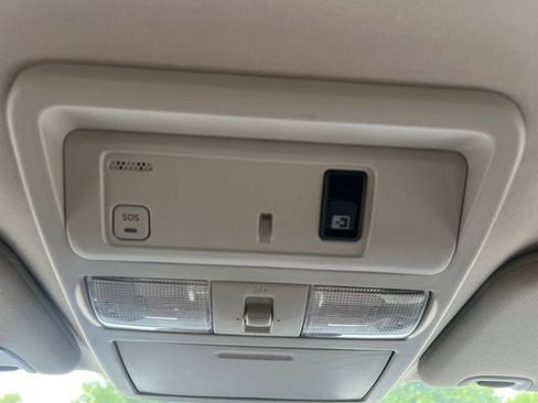 Used 2017 Nissan Titan PRO-4X w/ Pro-4x Convenience Package AWD/4WD image 7
