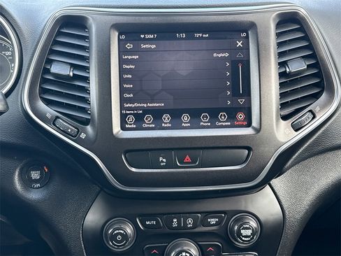 Used 2019 Jeep Cherokee Trailhawk image 20