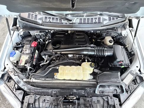 Used 2018 Ford F150 Platinum w/ Equipment Group 701A Luxury AWD/4WD image 31