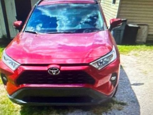 Certified 2019 Toyota RAV4 XLE w/ Convenience Package AWD/4WD image 1